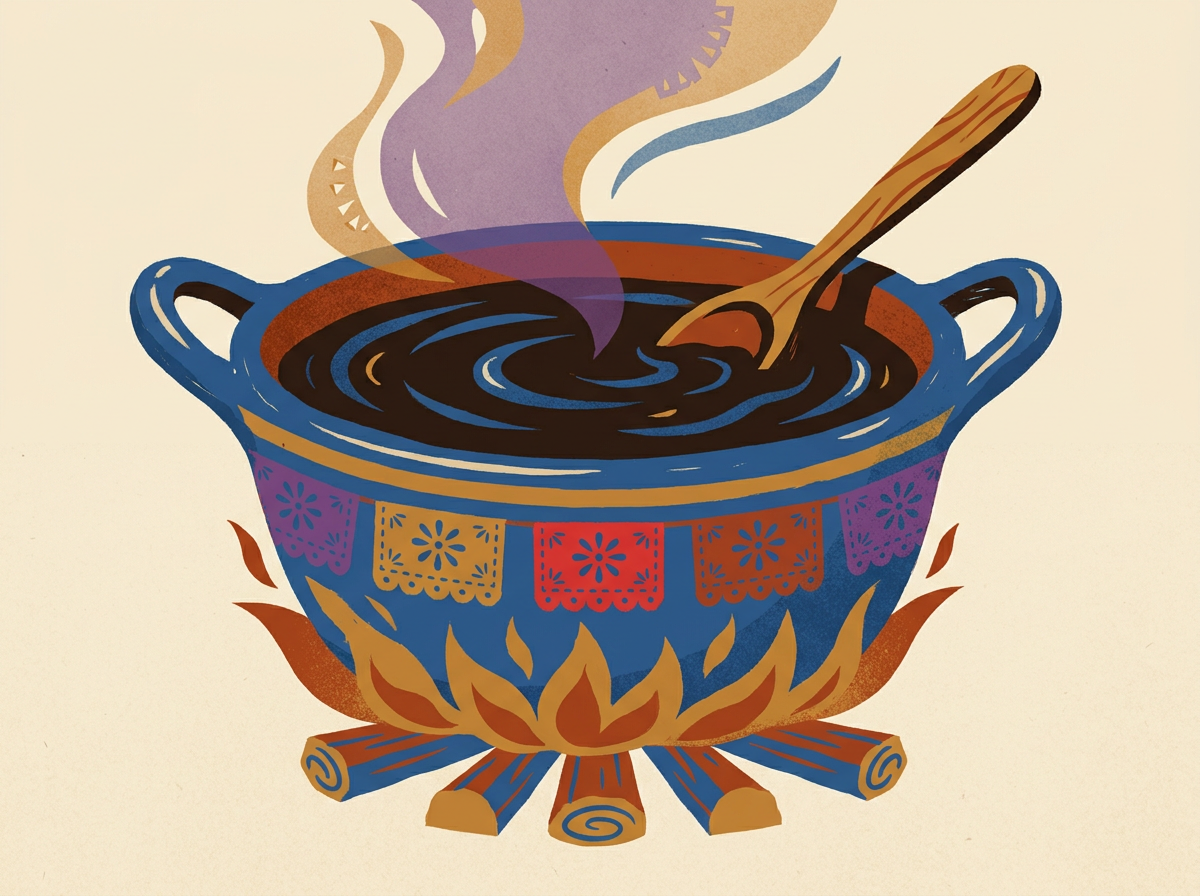 Cazuela de barro con mole oscuro movido por una cuchara de madera sobre fuego bajo.